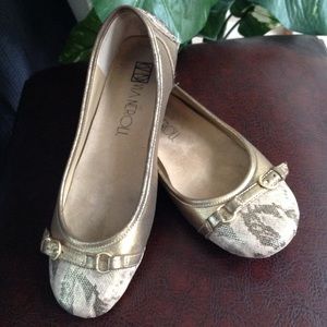 Via Neroli Gold Flat Shoes